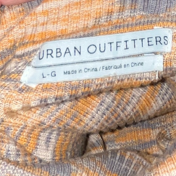 ❣️🧡URBAN OUTFITTERS - L - Geometric Turtleneck Top (NWOT) - Picture 2 of 8